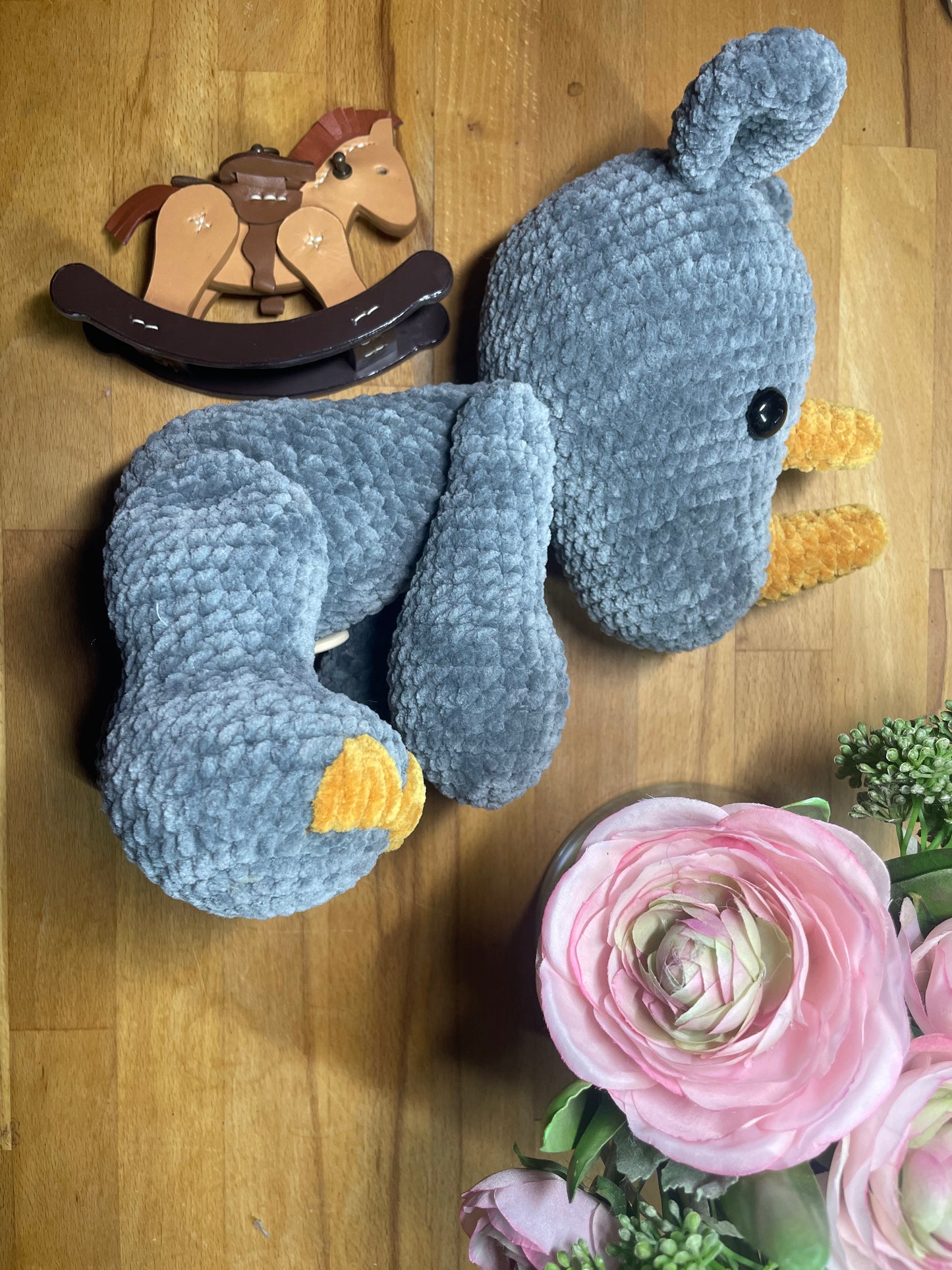 🦏 Adorable Rhinocéros au Crochet en Fil Velours – Original et Fait Main