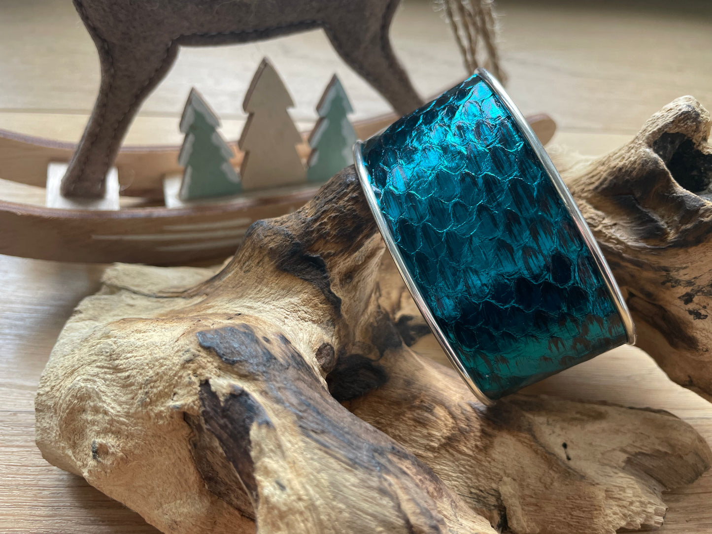 Manchette 30mm - Argent vieillit et serpent Bleu métallisé